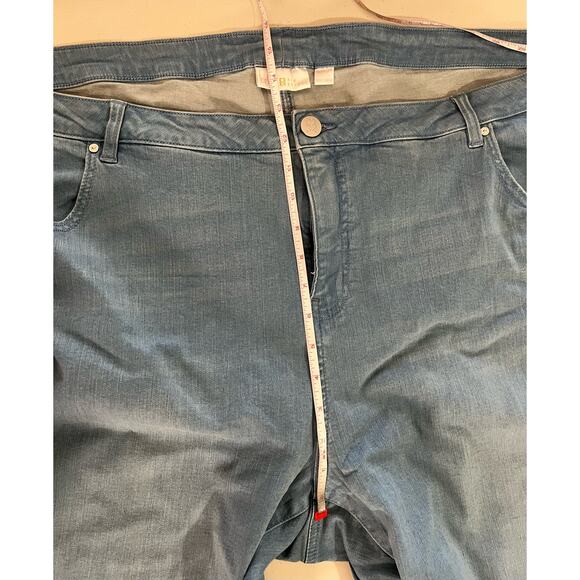 KIM GRAVEL TRIPLE LUXE DENIM CAPRI NWOT PLUS SIZE 32W VINTAGE LIGHT WASH - Picture 9 of 11